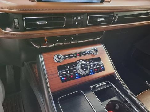 Used 2022 Lincoln Aviator Reserve w/ Elements Package Plus AWD/4WD image 14