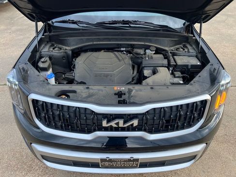 Used 2024 Kia Telluride LX FWD image 18