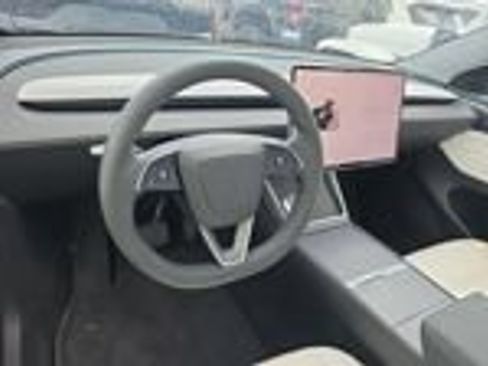 Used 2026 Tesla Model Y Long Range AWD/4WD image 11