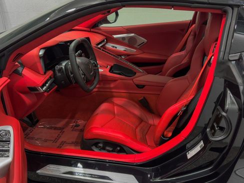 Used 2024 Chevrolet Corvette Stingray Premium Conv w/ Z51 Performance Package image 18