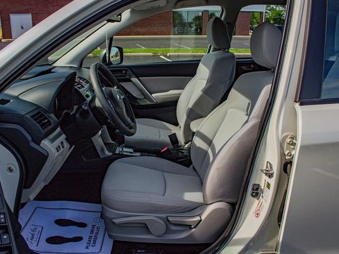 Used 2015 Subaru Forester 2.5i w/ Alloy Wheel Package AWD/4WD image 9
