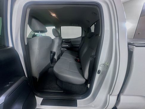 Used 2019 Toyota Tacoma SR5 AWD/4WD image 22