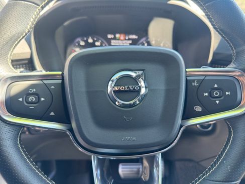 Used 2019 Volvo XC40 T5 R-Design image 37