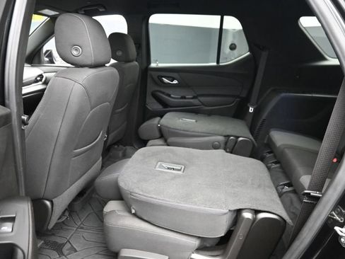 Used 2022 Chevrolet Traverse LT w/ LPO, Floor Liner Package AWD/4WD image 12