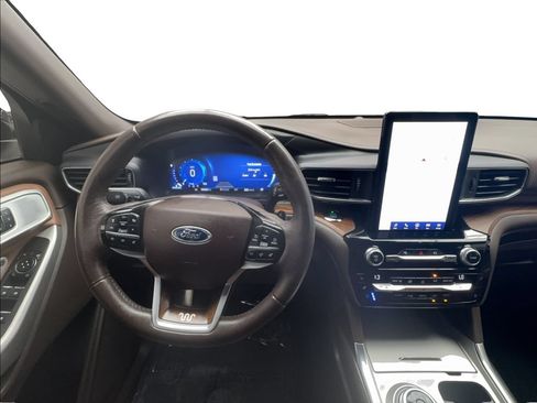 Used 2021 Ford Explorer King Ranch w/ Premium Technology Package RWD image 34