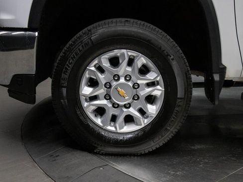 Used 2022 Chevrolet Silverado 3500 LT w/ Fleet Comfort Package image 8