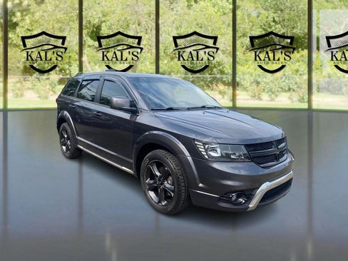 Used 2018 Dodge Journey Crossroad image 3