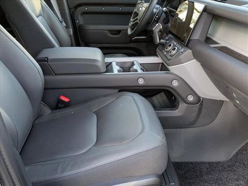 New 2026 Land Rover Defender 110 V8 image 18