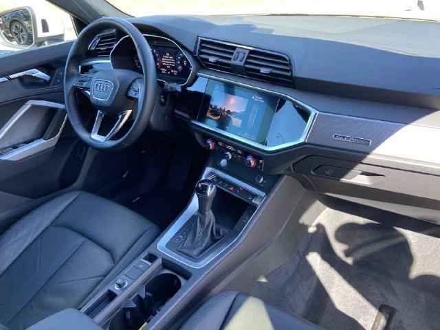 Used 2020 Audi Q3 2.0T Premium AWD/4WD image 26