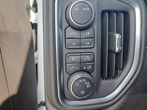 Used 2022 Chevrolet Silverado 1500 LT Trail Boss w/ Bed Protection Package AWD/4WD image 16