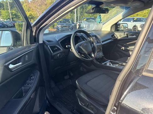 Used 2020 Ford Edge SE FWD image 4