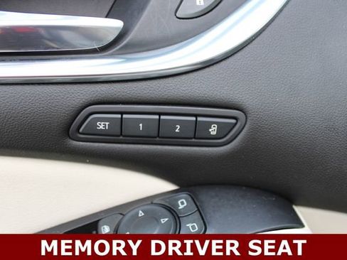 Used 2022 Buick Enclave Premium w/ Experience Buick Package AWD/4WD image 4
