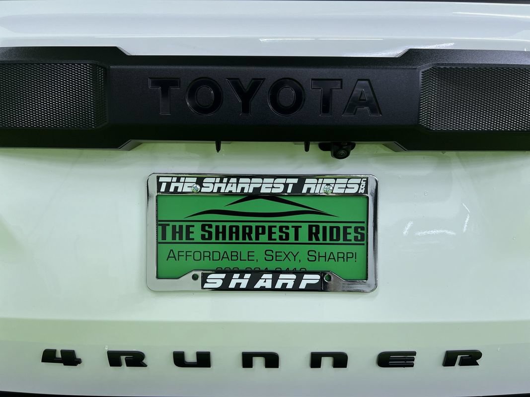 Used 2025 Toyota 4Runner SR5 AWD/4WD image 12
