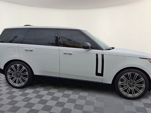 Certified 2025 Land Rover Range Rover SE AWD/4WD image 9