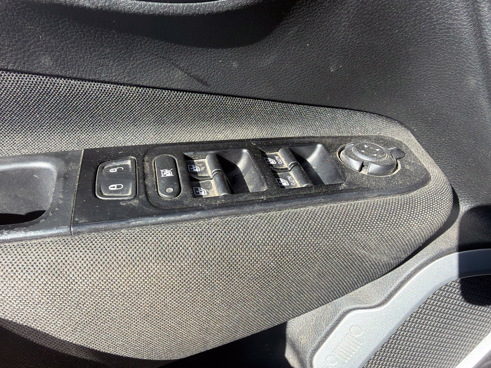 Used 2020 Jeep Renegade Latitude FWD image 22