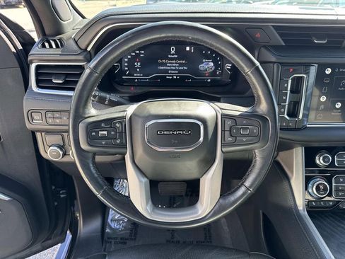 Used 2022 GMC Yukon XL Denali w/ Denali Premium Package image 22