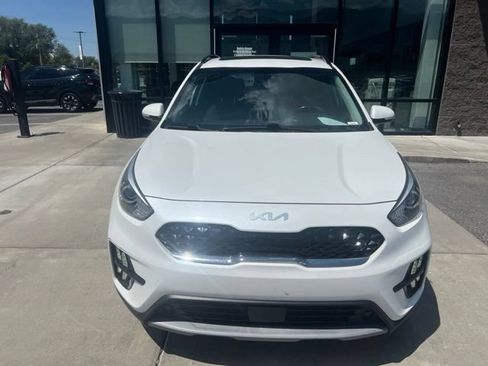 Used 2022 Kia Niro Touring Special Edition FWD image 2