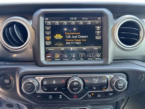 Used 2021 Jeep Wrangler Unlimited Sahara w/ Uconnect 4C Nav & Sound Group AWD/4WD image 15