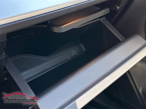 Used 2022 Mercedes-Benz GLB 250 4MATIC image 33