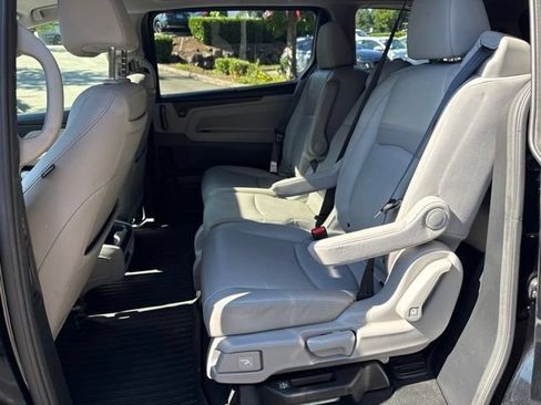Used 2018 Honda Odyssey Touring image 9