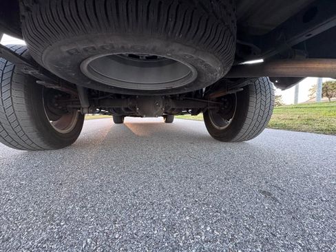 Used 2014 Nissan Frontier SL image 24