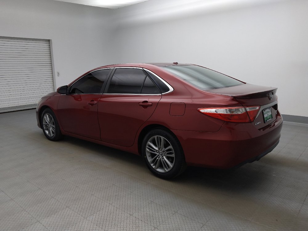 Used 2015 Toyota Camry SE w/ Moonroof Package FWD image 3