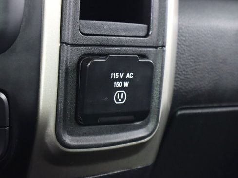 Used 2018 RAM 1500 Classic SLT AWD/4WD image 26
