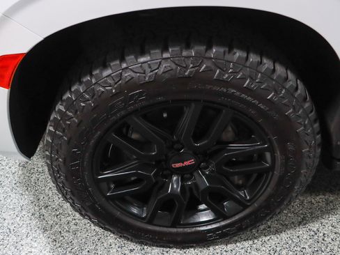 Used 2023 GMC Yukon XL AT4 w/ AT4 Premium Plus Package image 11