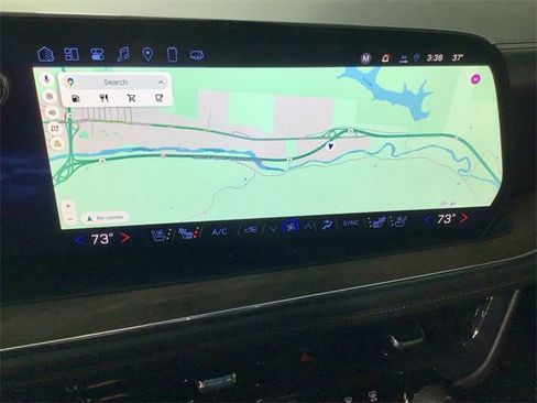 Used 2025 Chevrolet Suburban High Country image 4