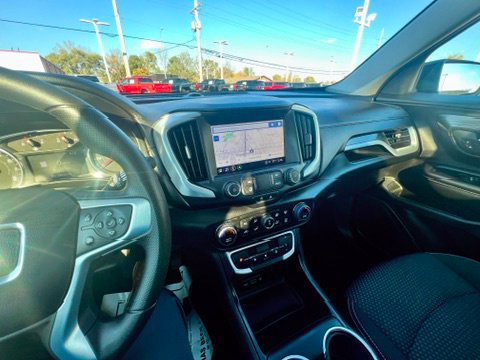 Used 2024 GMC Terrain SLE w/ Driver Convenience Package FWD image 23