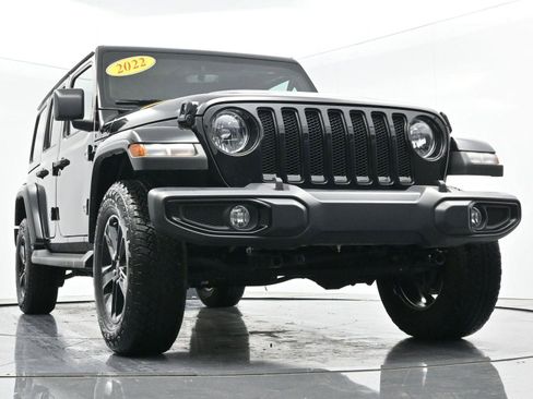 Used 2022 Jeep Wrangler Unlimited Sahara image 45