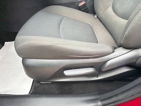 Used 2024 Toyota RAV4 LE FWD image 10