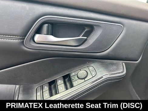 Used 2023 Nissan Rogue SV w/ SV Premium Package image 12