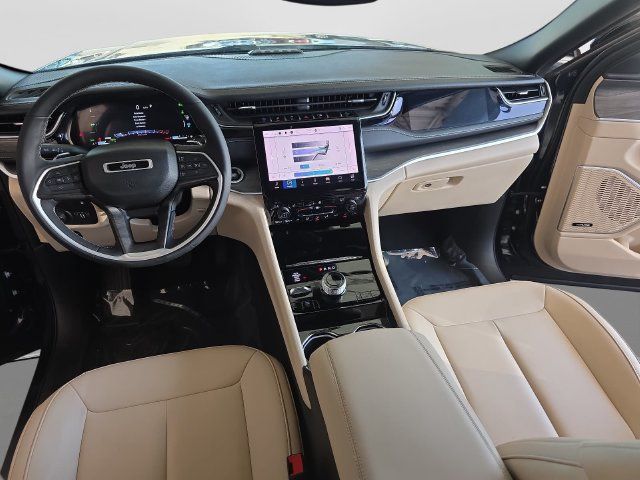 Used 2023 Jeep Grand Cherokee 4WD 4xe image 18