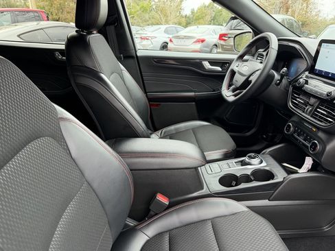 Used 2025 Ford Escape ST-Line image 9
