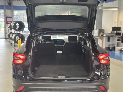 Used 2024 Chevrolet Trax LS FWD image 7
