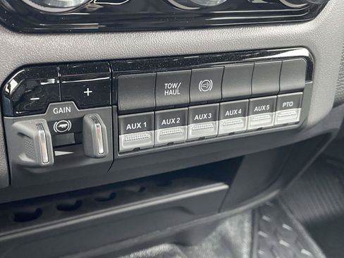New 2026 RAM 3500 Big Horn AWD/4WD image 3