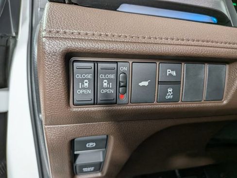 New 2026 Honda Odyssey Touring image 14