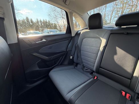 Used 2025 Volkswagen Jetta SE image 40