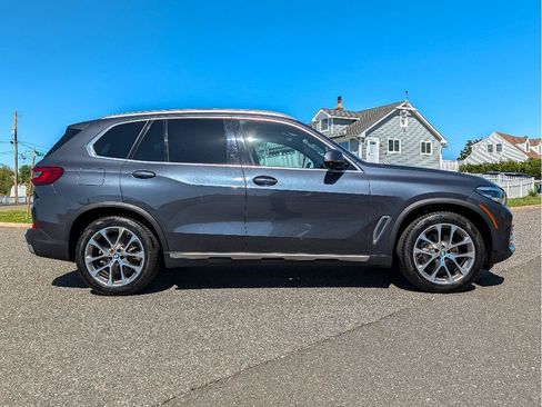 Used 2019 BMW X5 xDrive40i w/ Premium Package AWD/4WD image 4