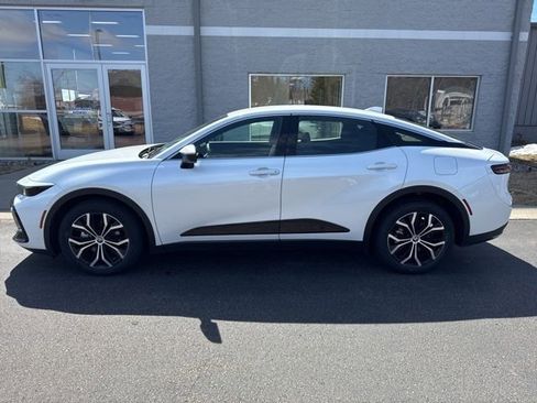 Used 2024 Toyota Crown XLE image 4