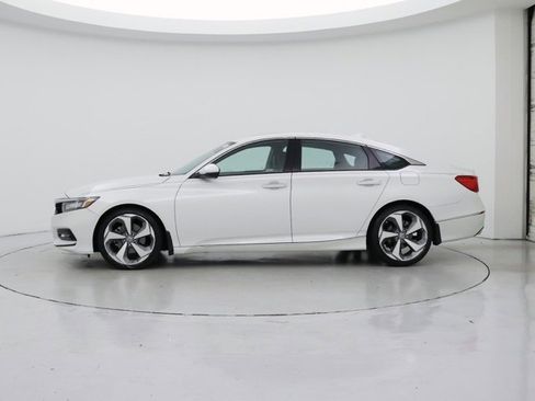 Used 2020 Honda Accord Touring image 2