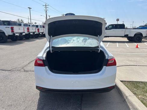 Used 2022 Chevrolet Malibu LS image 16