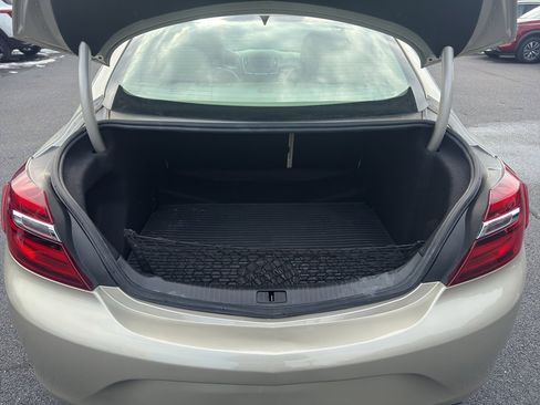 Used 2016 Buick Regal image 12