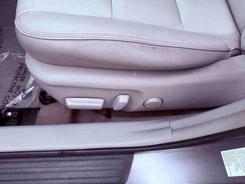 Used 2016 Toyota Camry XLE image 15