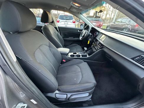 Used 2018 Kia Optima LX w/ 17" Alloy Wheels Package image 12
