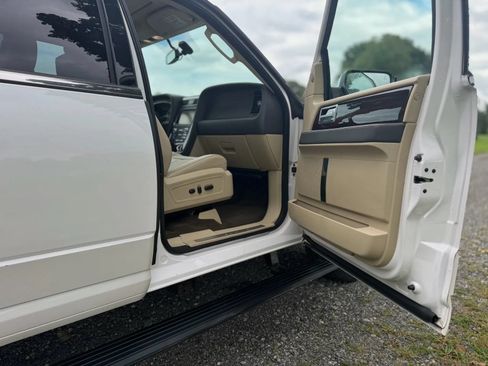 Used 2015 Lincoln Navigator L 4WD w/ Equipment Group 101A Reserve image 84
