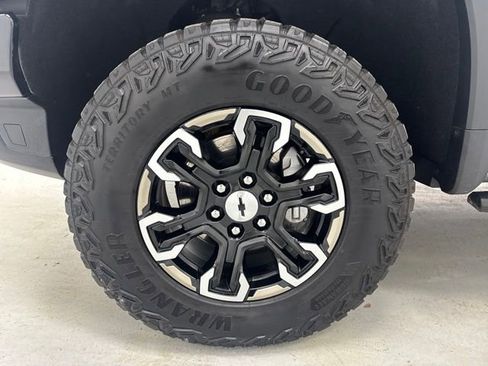 Used 2024 Chevrolet Silverado 1500 ZR2 AWD/4WD image 38