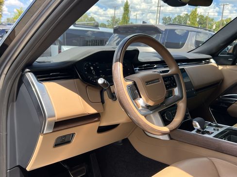 Used 2023 Land Rover Range Rover SE AWD/4WD image 19
