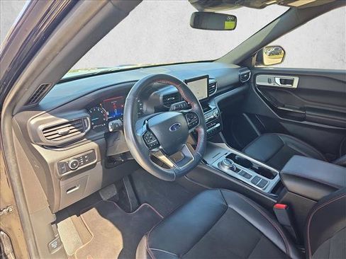 Used 2023 Ford Explorer ST-Line w/ Class IV Trailer Tow Package image 10